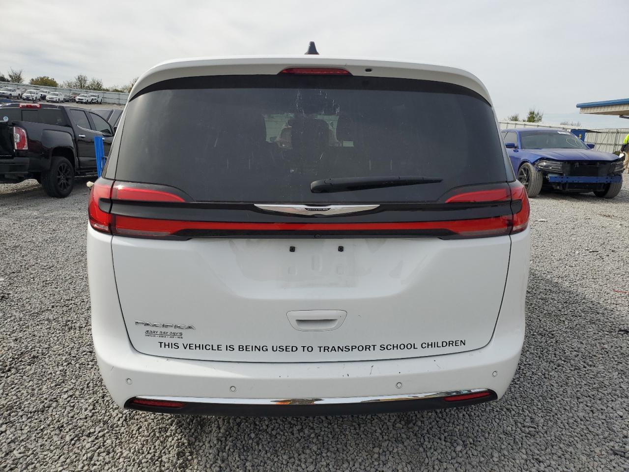 Chrysler Pacifica Touring L Image 8