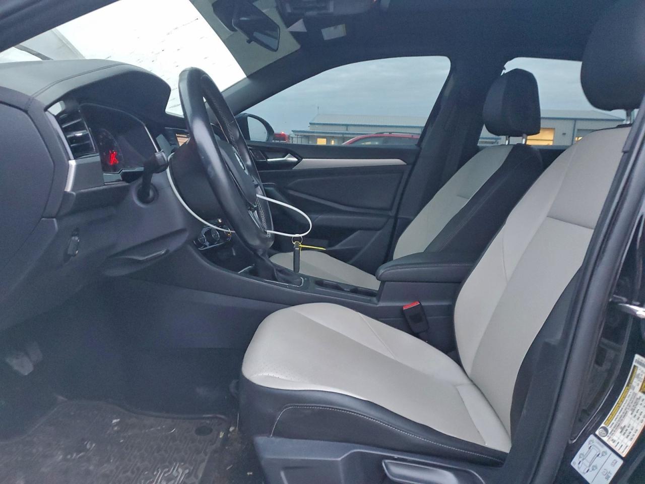 Volkswagen Jetta S Image 3