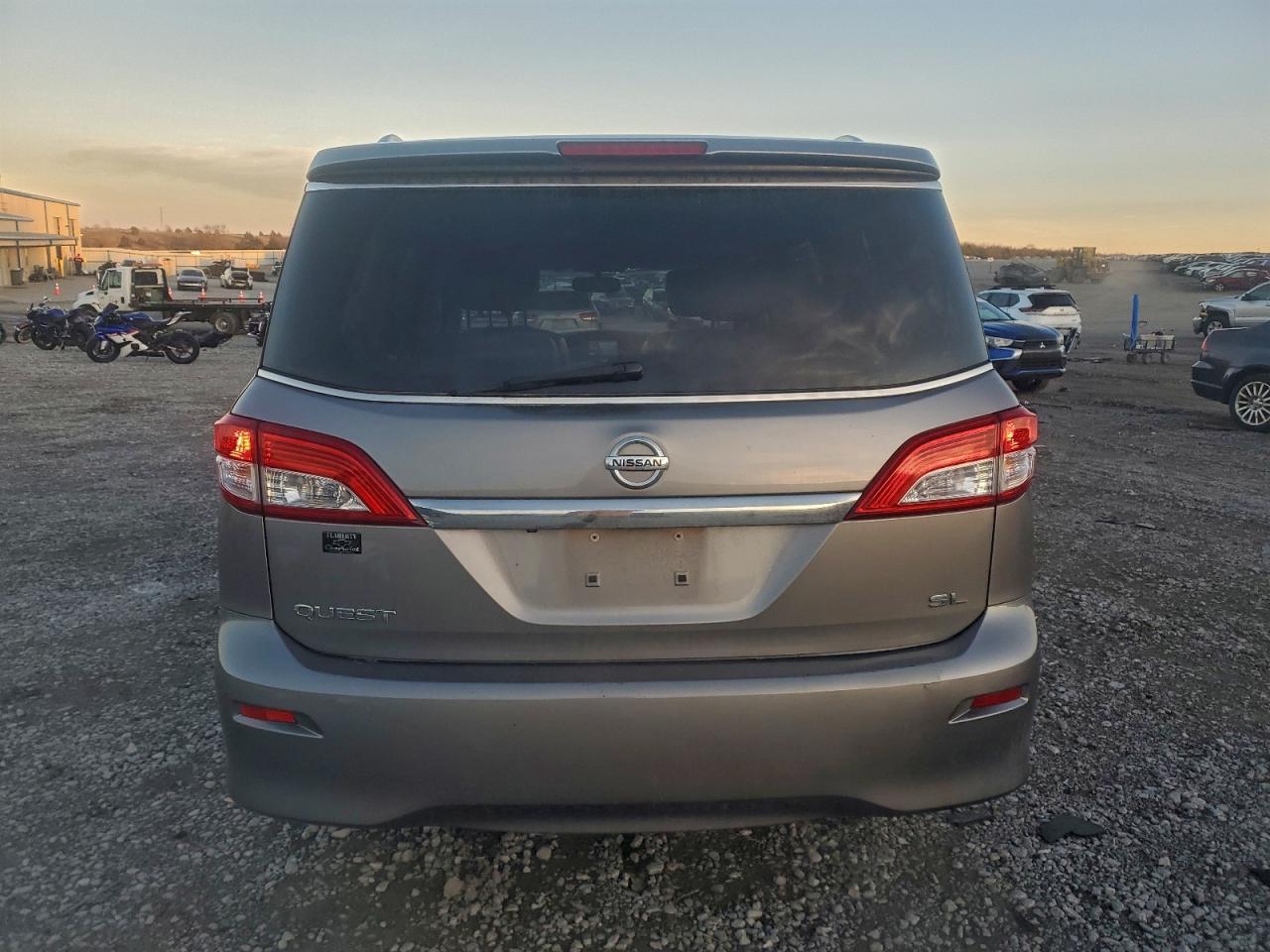 Nissan Quest S Image 4