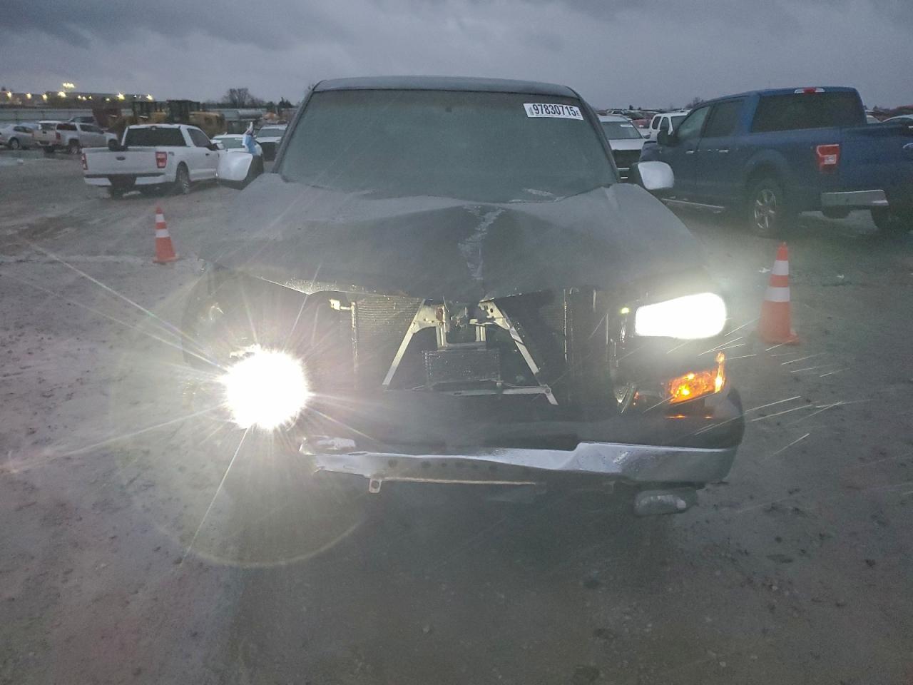 Chevrolet Silverado K1500 Image 5