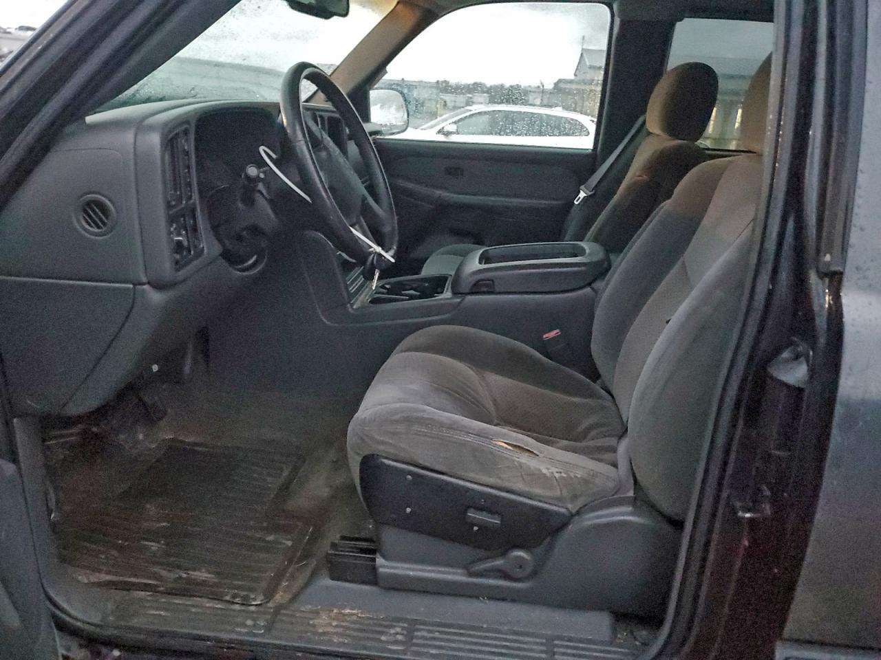 Chevrolet Silverado K1500 Image 6