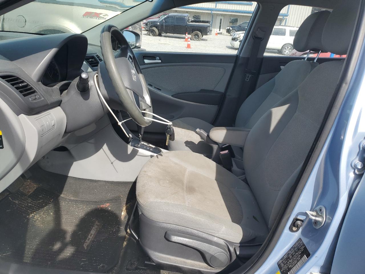 Hyundai ACCENT Gls Image 6