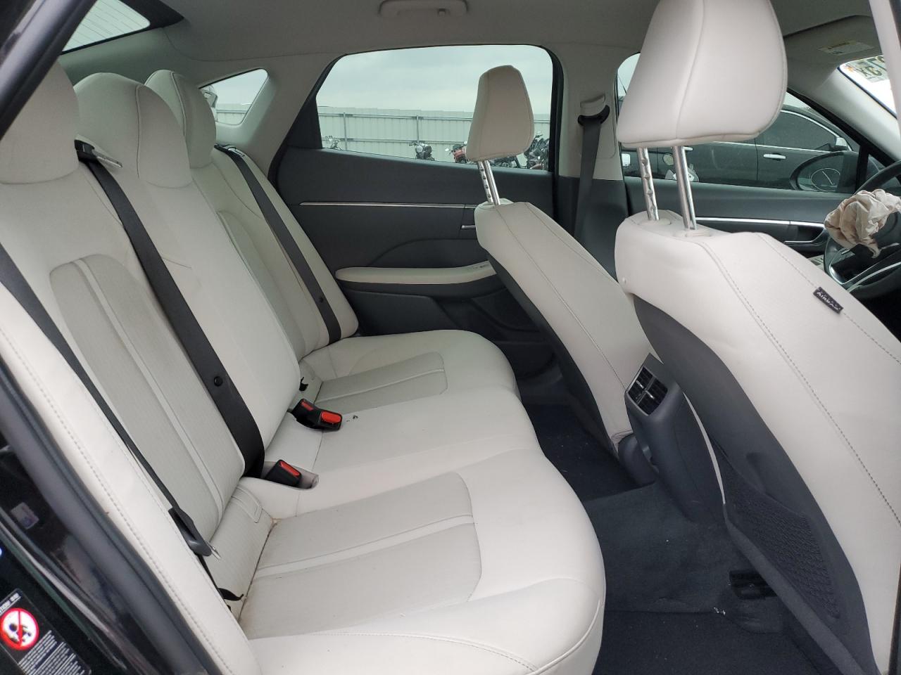 Hyundai SONATA Hybrid Image 12