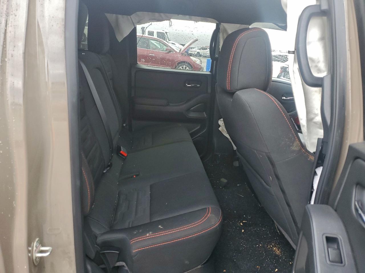 Nissan Frontier S Image 2