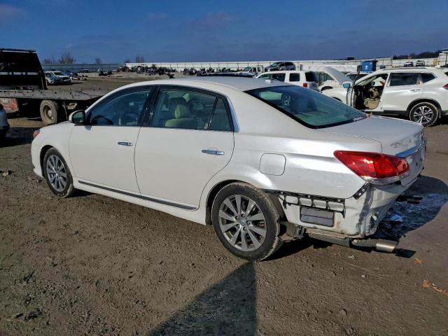 Toyota Avalon Base Image 10