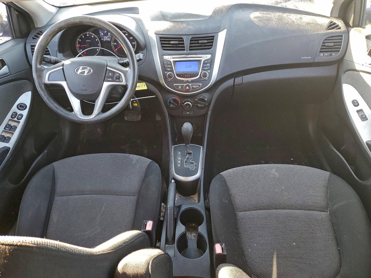 Hyundai ACCENT Gls Image 7