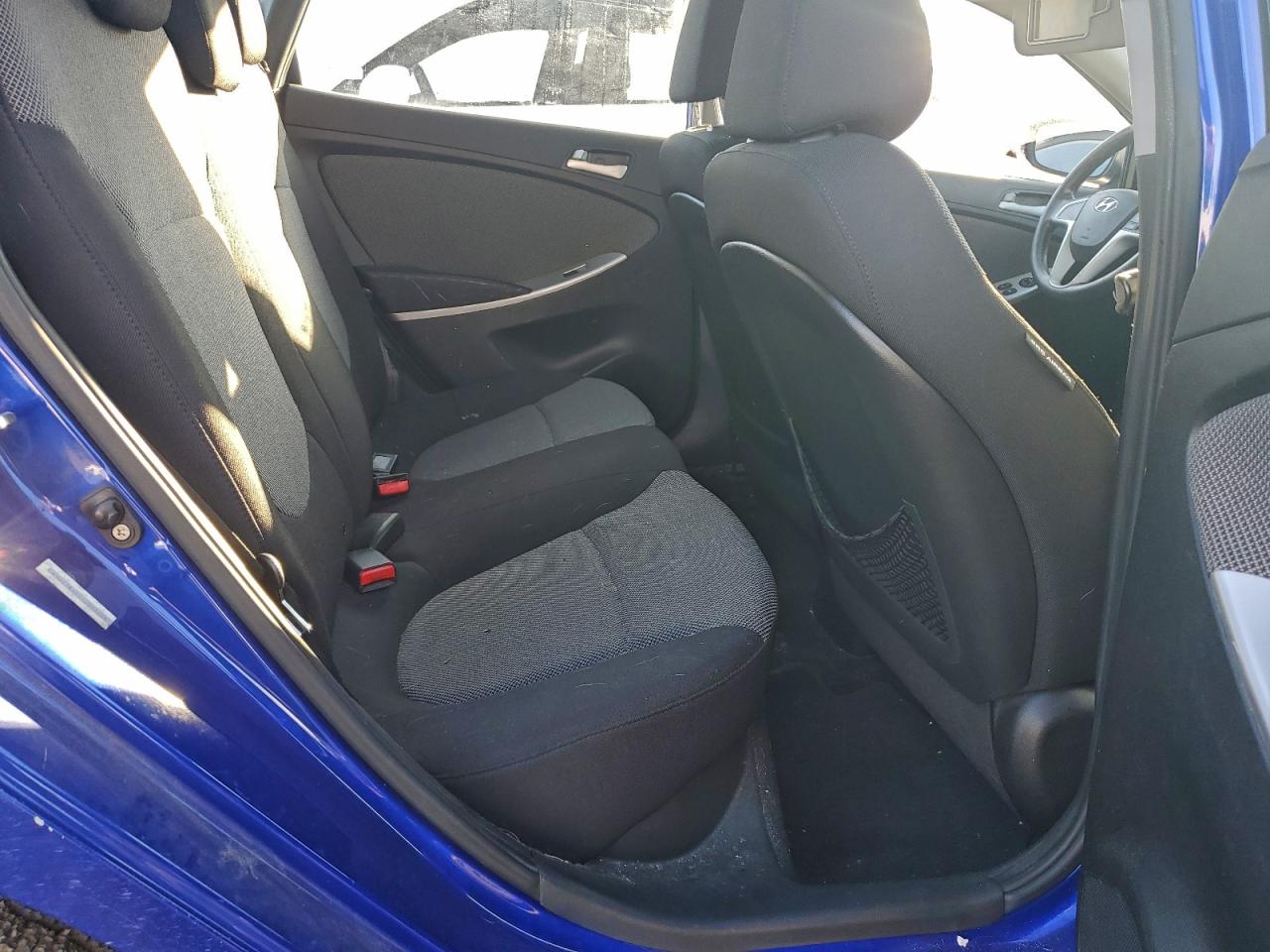 Hyundai ACCENT Gls Image 4