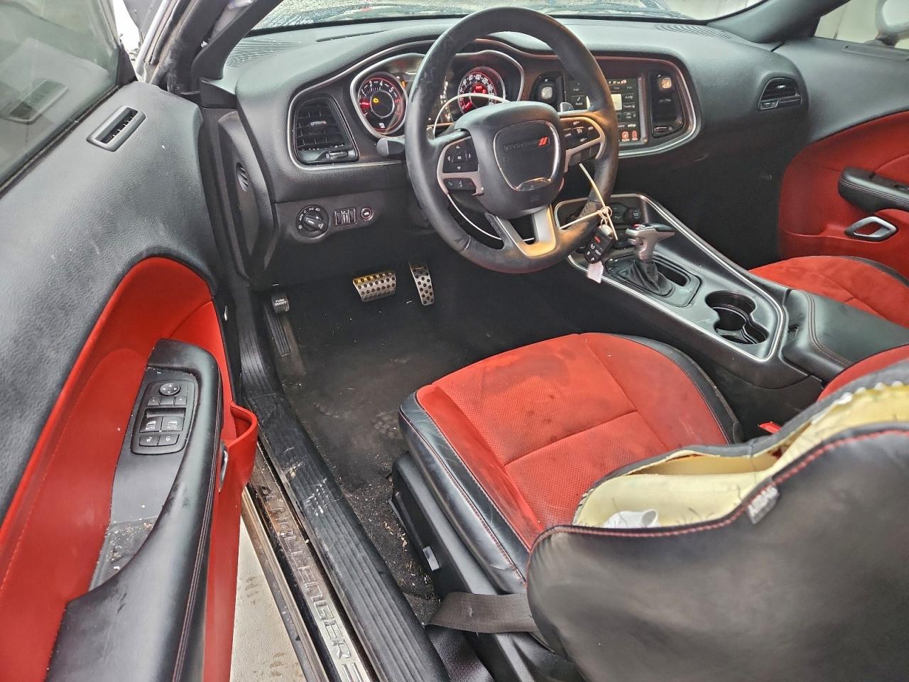 Dodge Challenger R/t Scat Pack Image 10