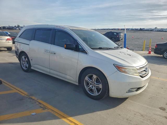 Honda Odyssey Touring Image 3