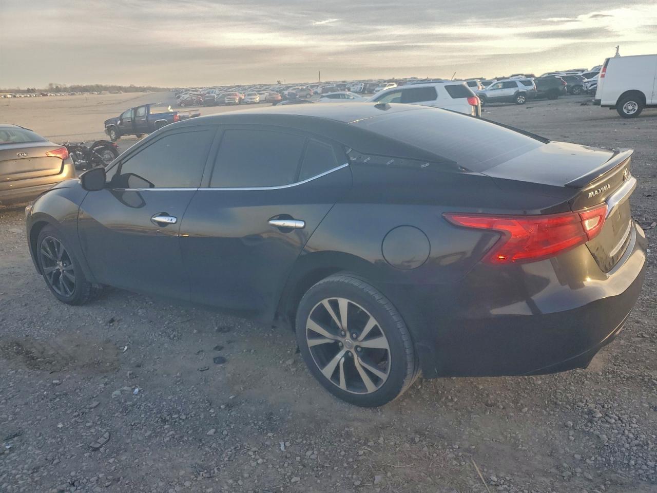 Nissan Maxima 3.5s Image 3