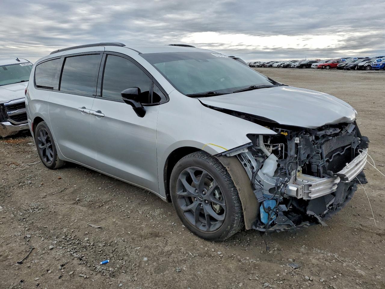 Chrysler Pacifica Touring L Image 9