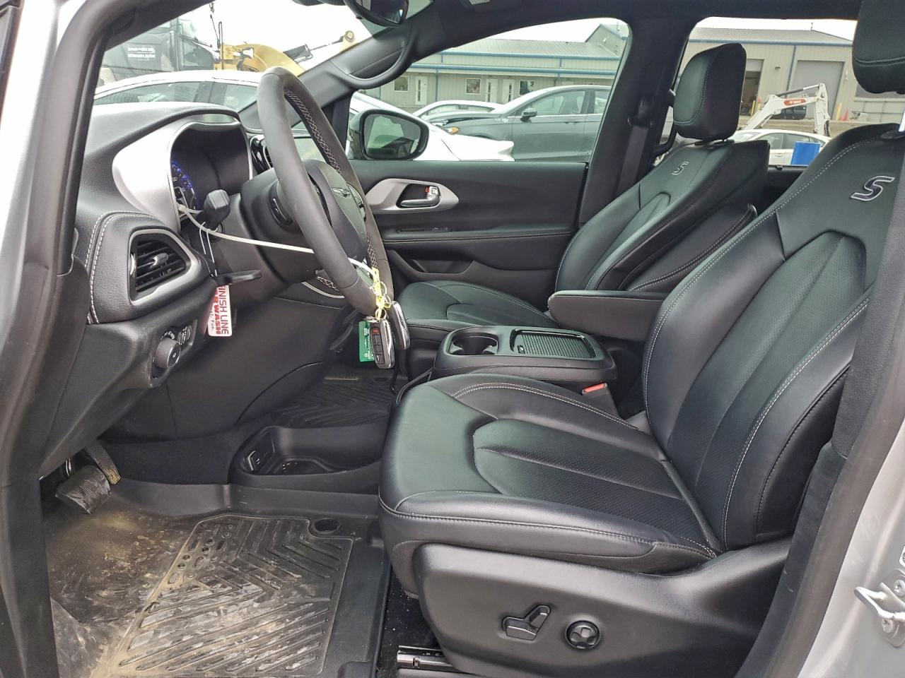 Chrysler Pacifica Touring L Image 13