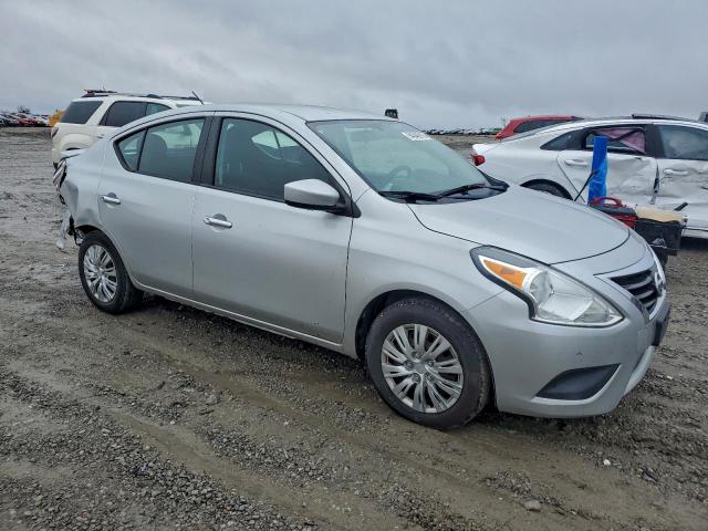 Nissan Versa S Image 3