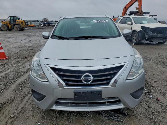 Nissan Versa S Image 10