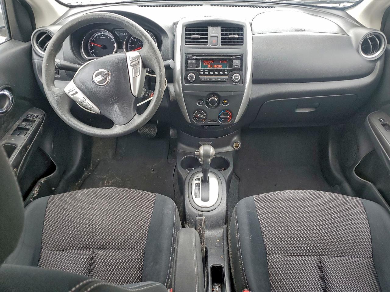 Nissan Versa S Image 6