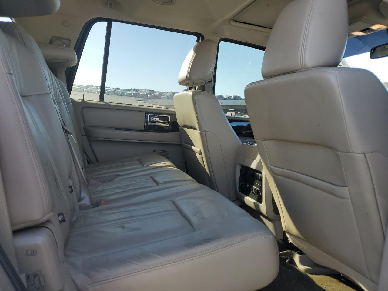 Lincoln Navigator Image 9