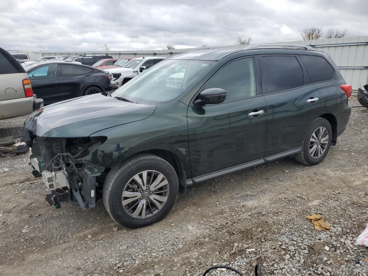 Nissan Pathfinder S Image 1