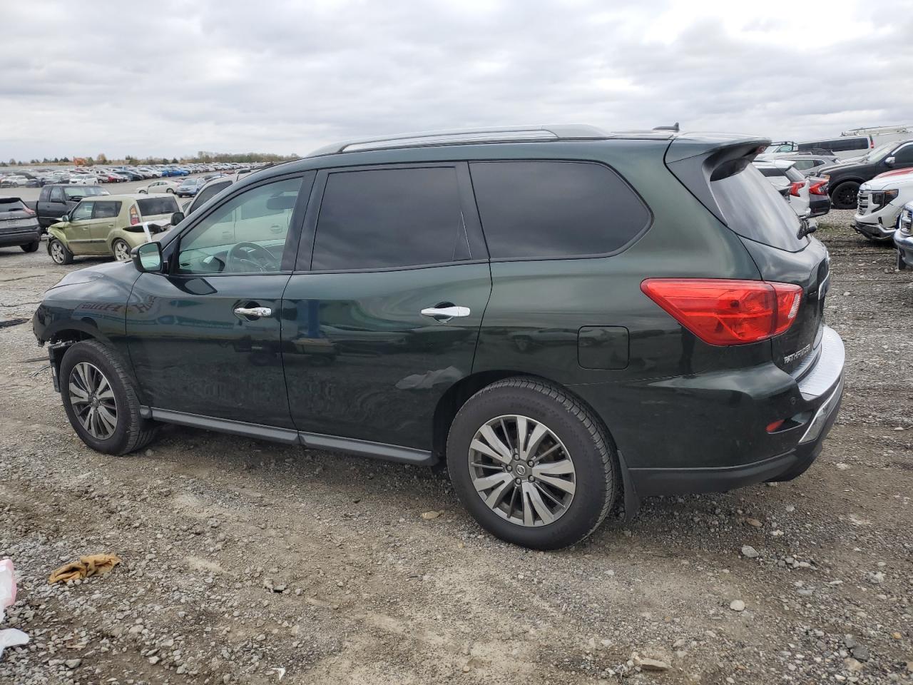 Nissan Pathfinder S Image 7