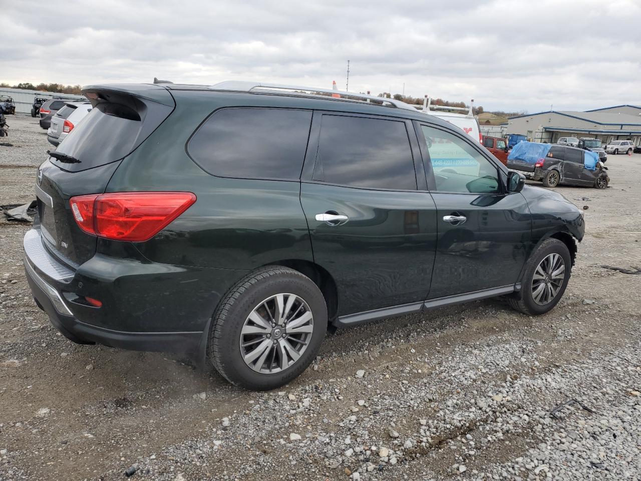Nissan Pathfinder S Image 10