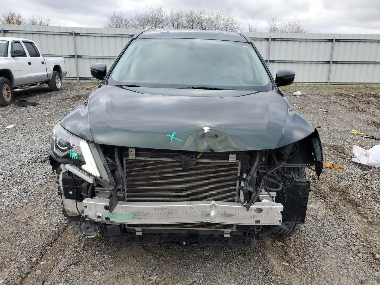 Nissan Pathfinder S Image 4