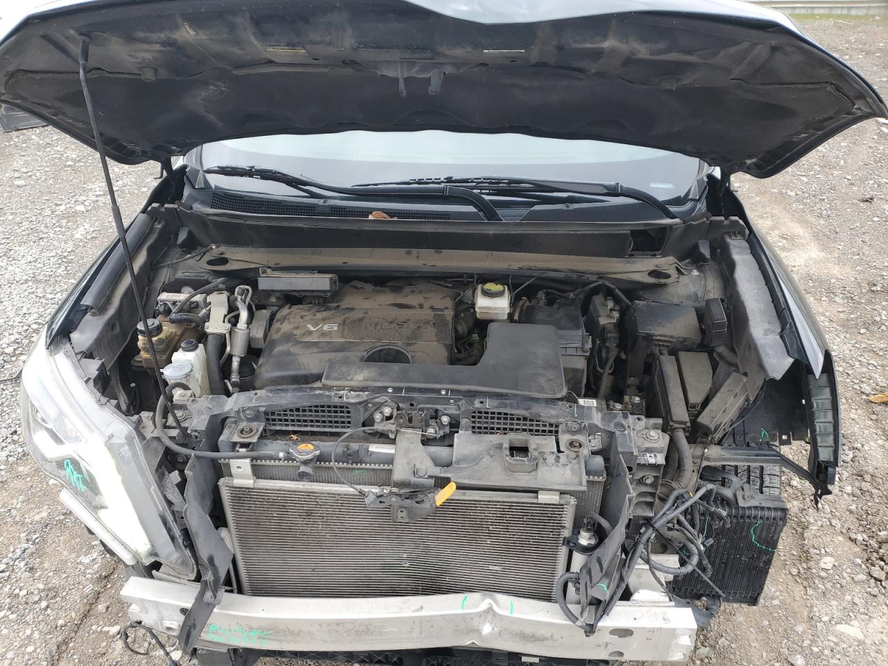 Nissan Pathfinder S Image 3