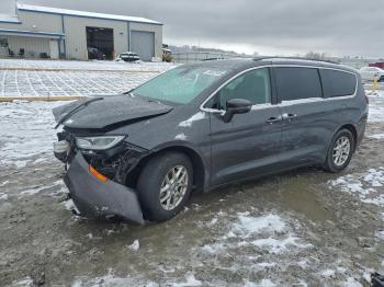  Salvage Chrysler Pacifica