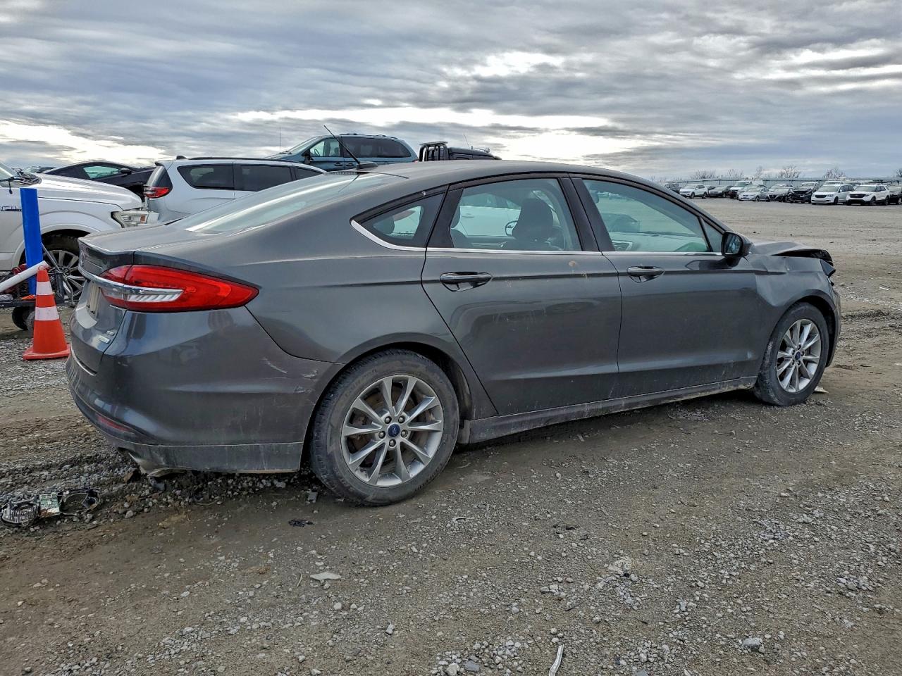 Ford Fusion Se Image 3