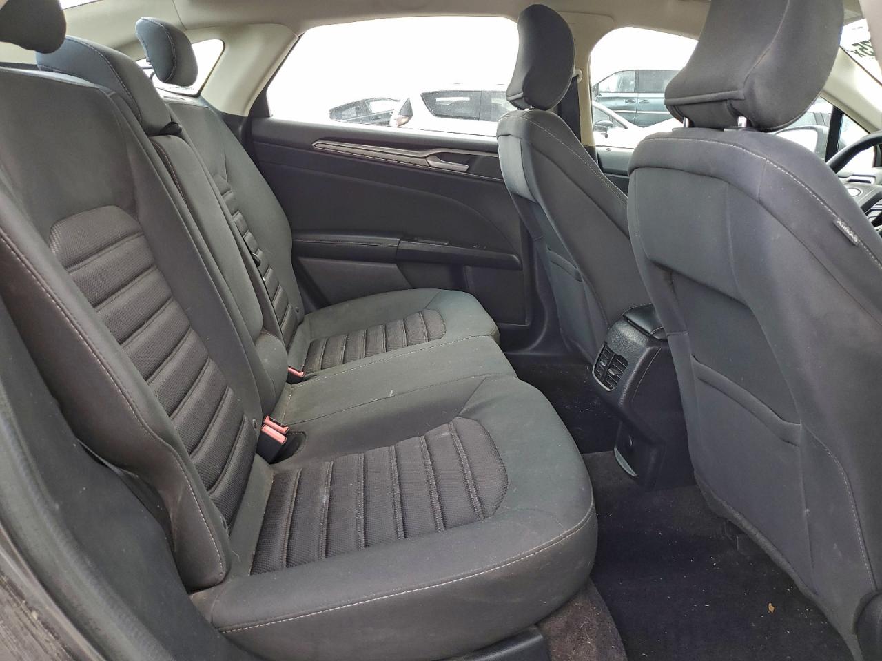 Ford Fusion Se Image 8