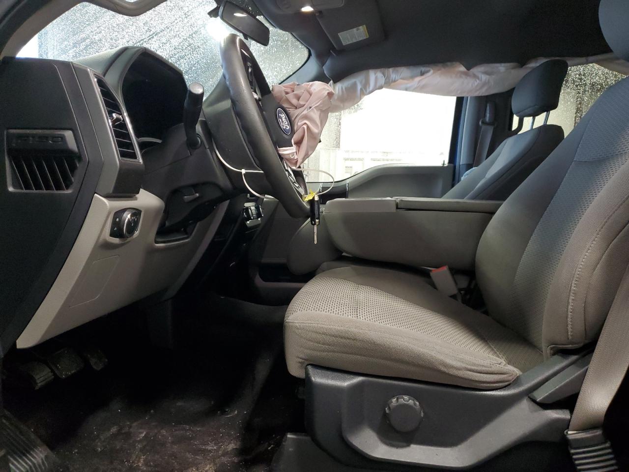 Ford F-150 Supercrew Image 7