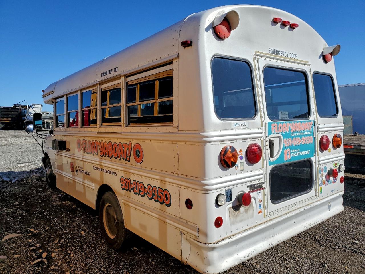 GMC Savana Cutaway G3500 Image 4