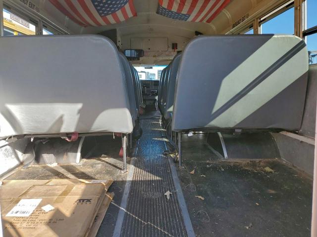 GMC Savana Cutaway G3500 Image 13