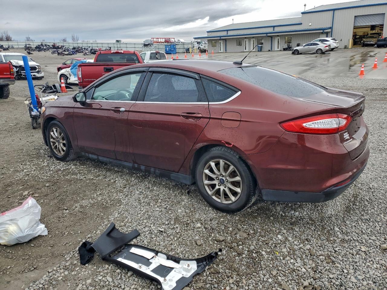 Ford Fusion S Image 3