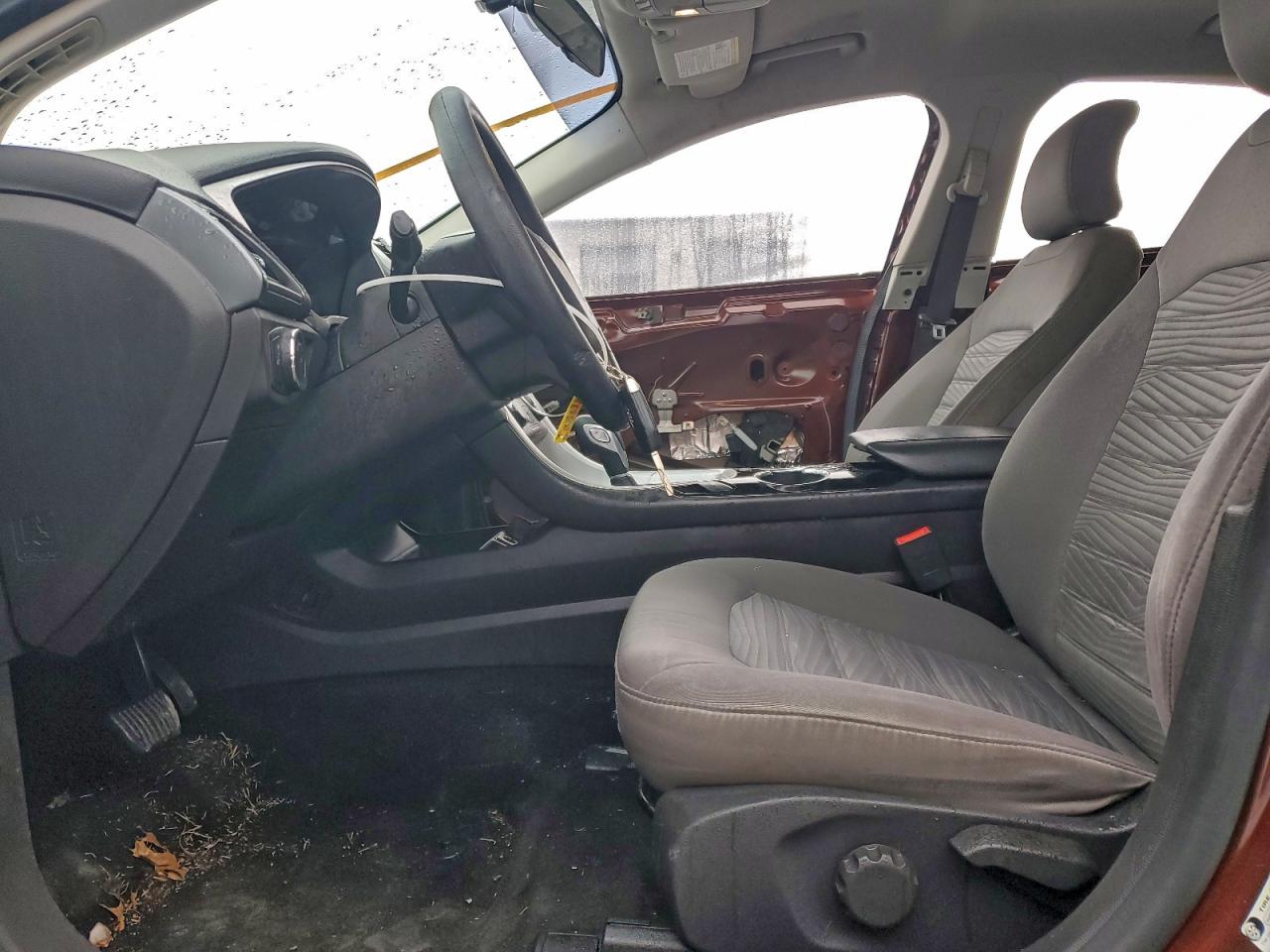 Ford Fusion S Image 11