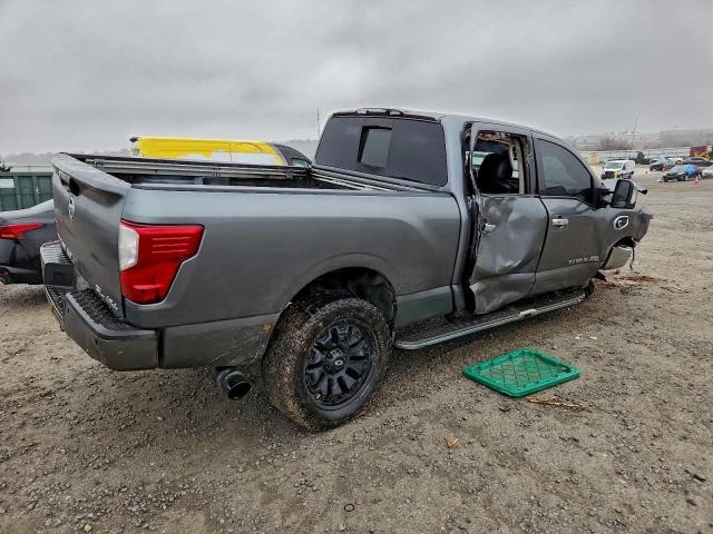 Nissan Titan Sl Image 10