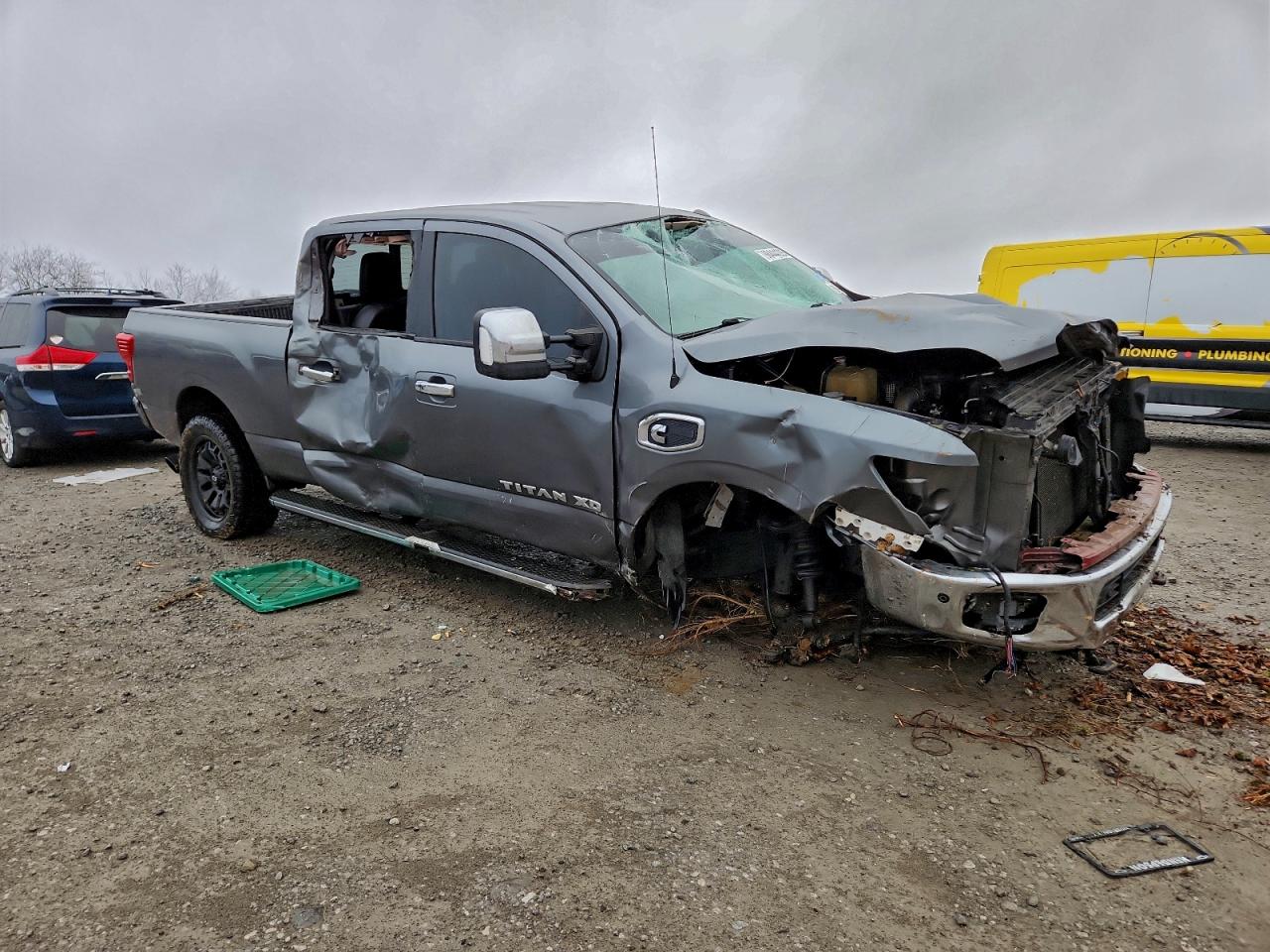 Nissan Titan Sl Image 8