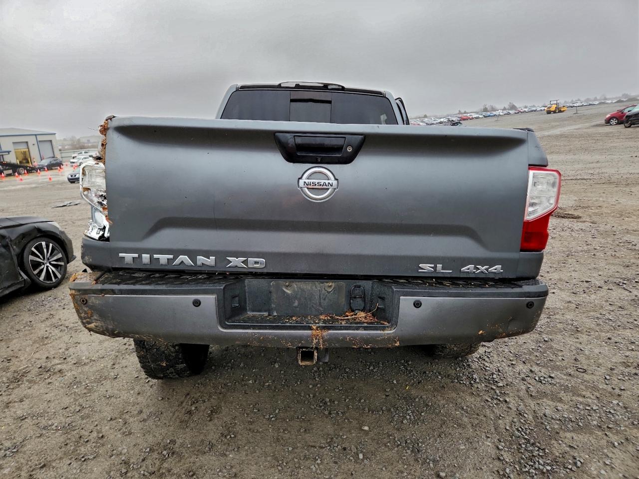 Nissan Titan Sl Image 11