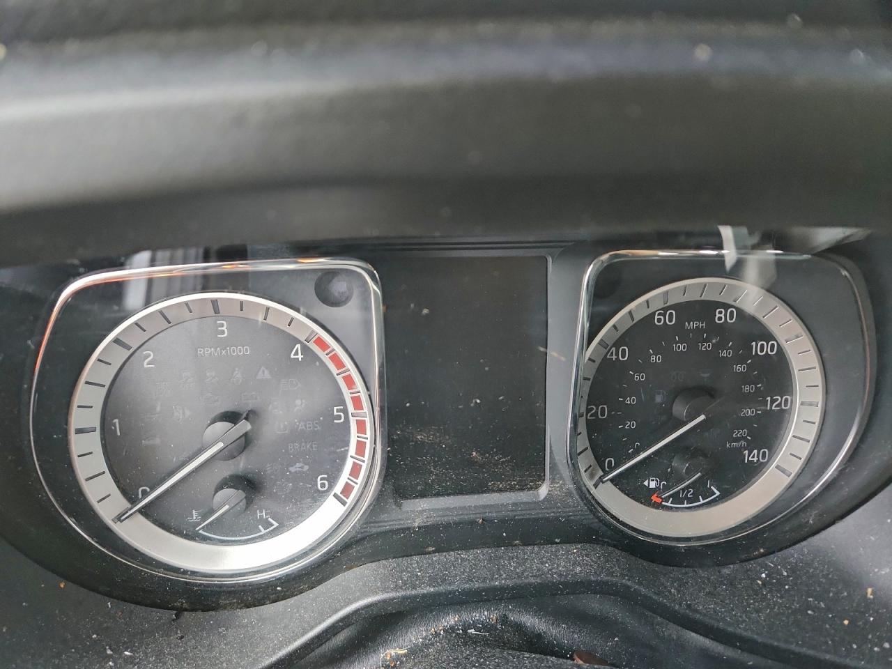 Nissan Titan Sl Image 2