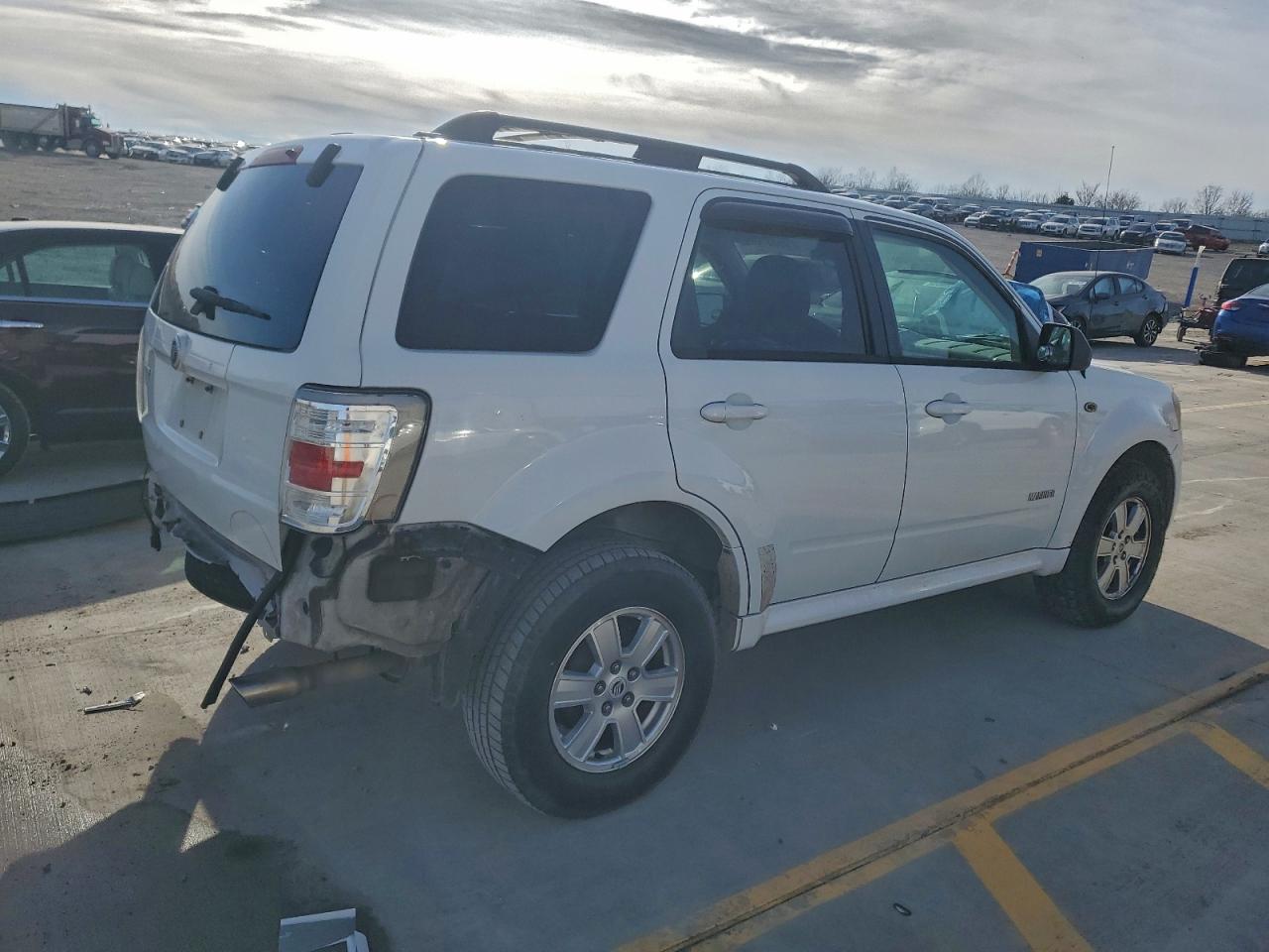 Mercury Mariner Image 8