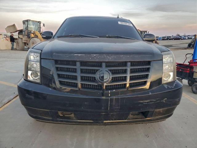 Cadillac Escalade Ext Image 2