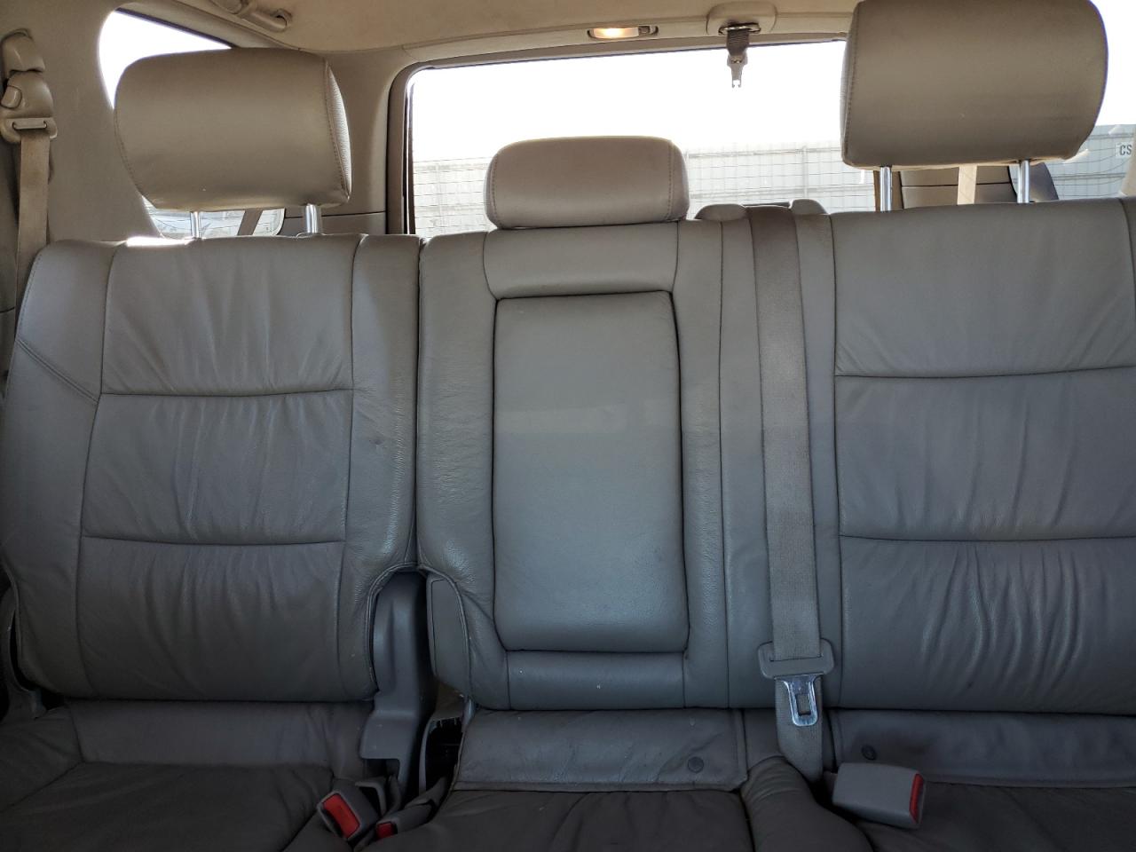 Toyota Sequoia Sr5 Image 7