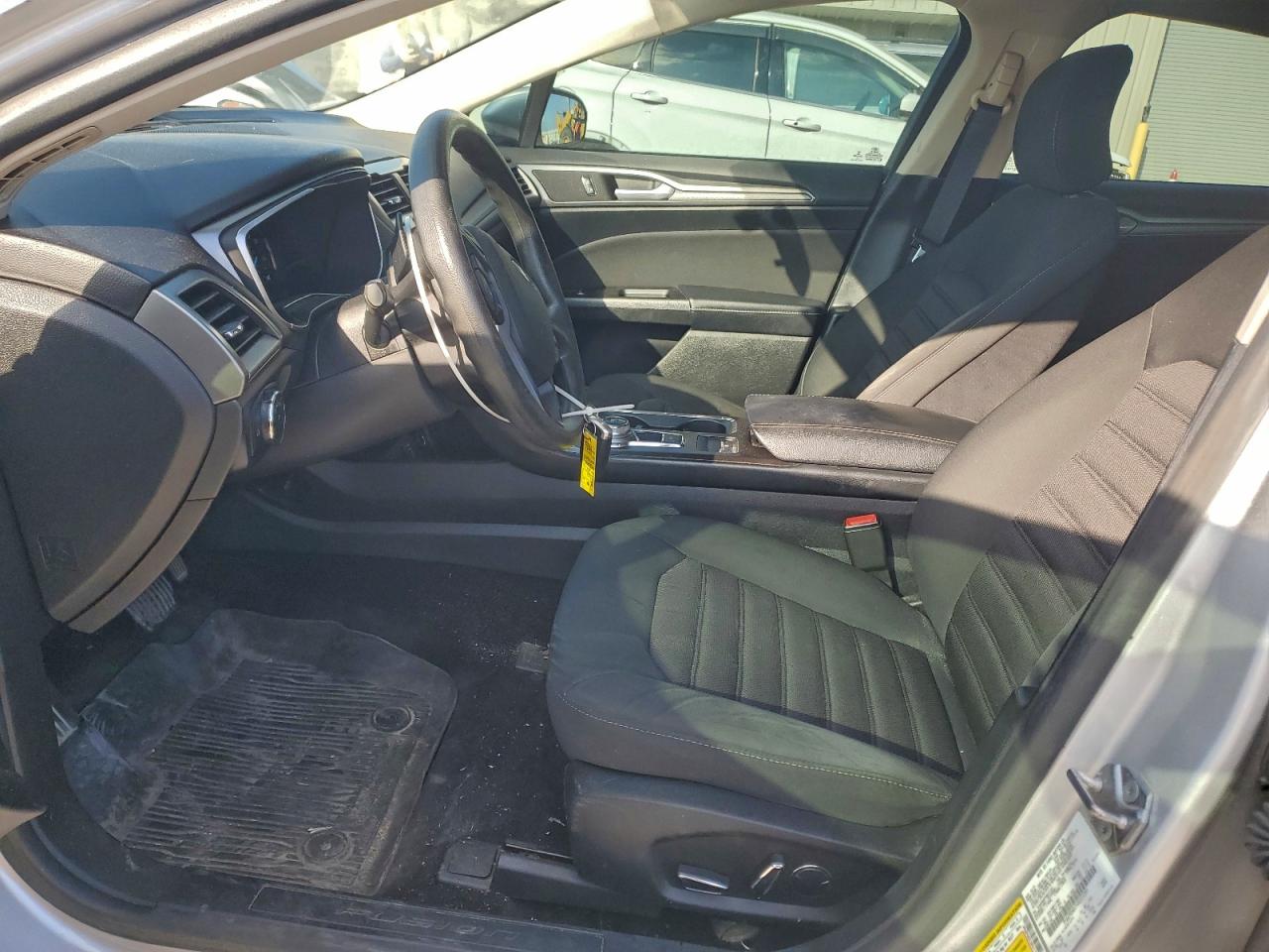 Ford Fusion Se Image 6