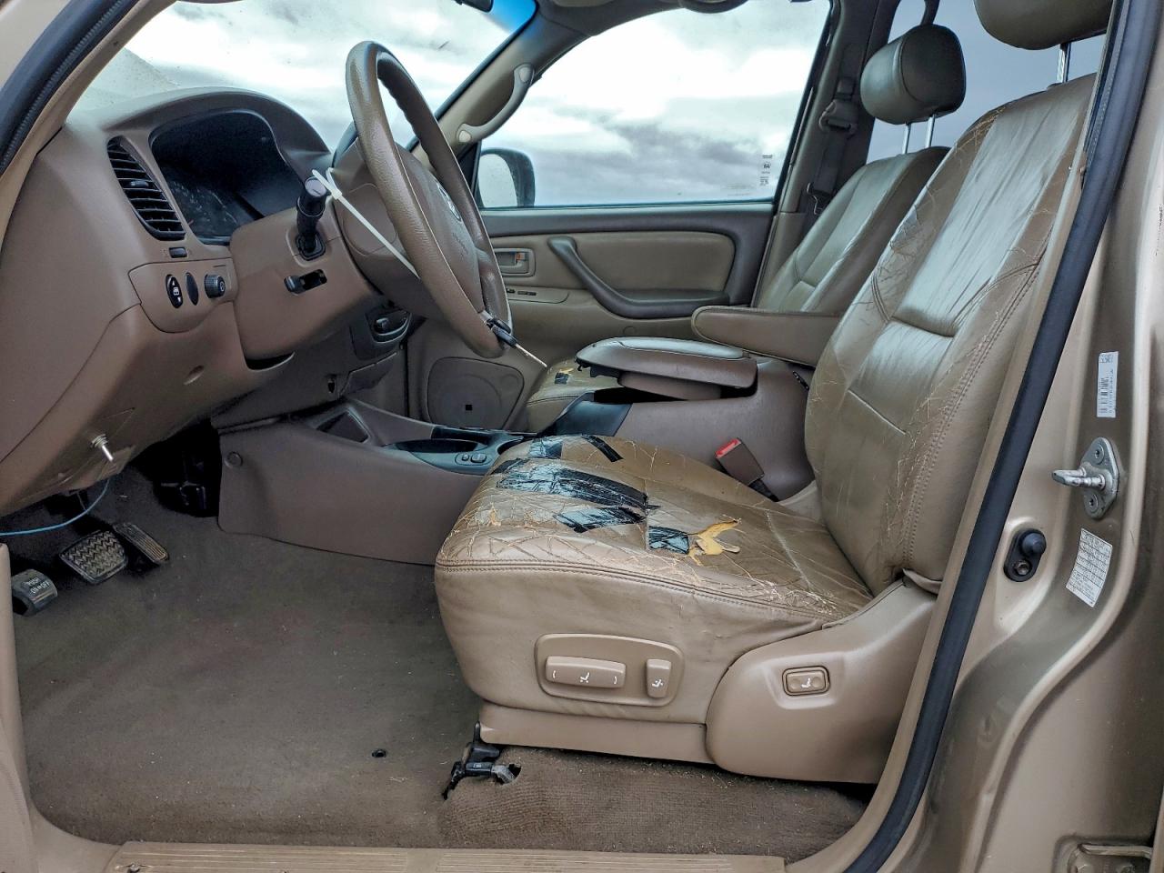 Toyota Sequoia Sr5 Image 10