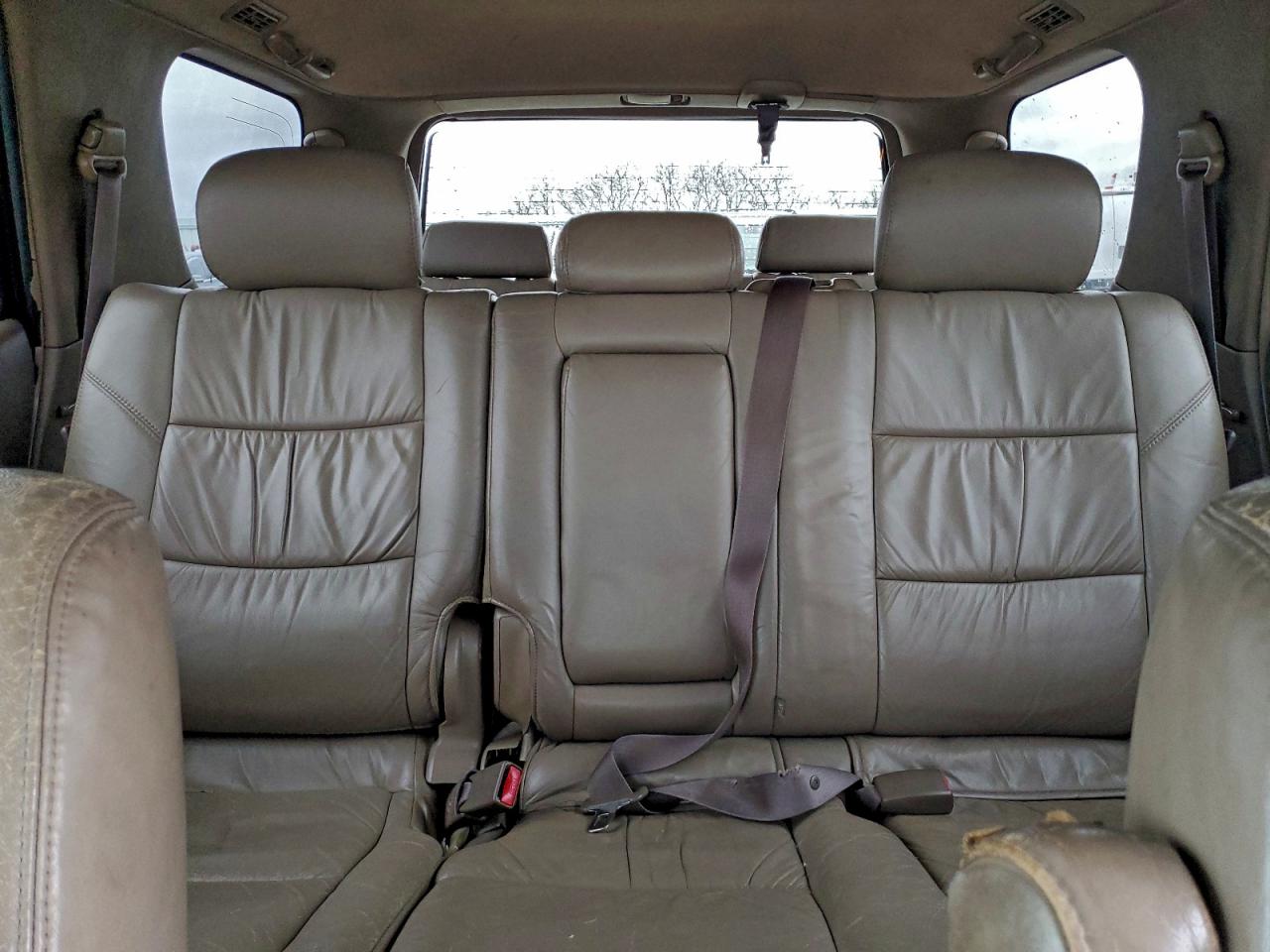 Toyota Sequoia Sr5 Image 5