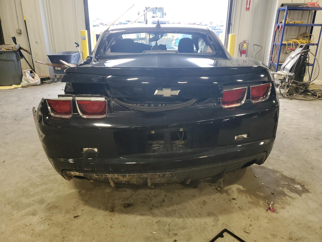 Chevrolet Camaro Ls Image 2