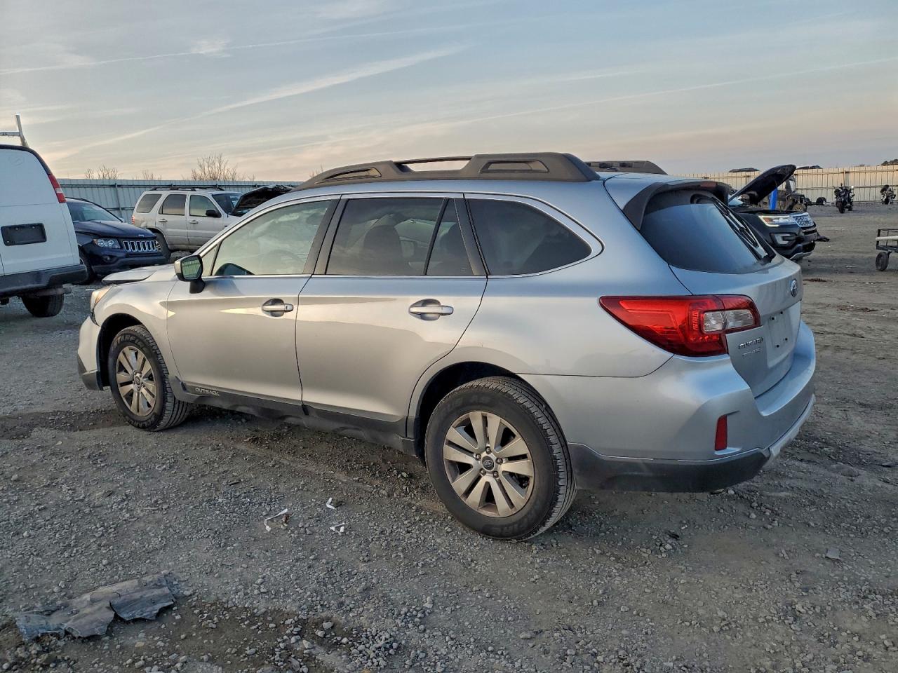 Subaru Outback 2.5i Premium Image 9