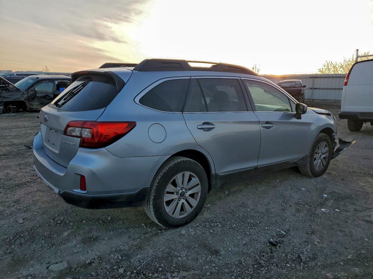 Subaru Outback 2.5i Premium Image 10