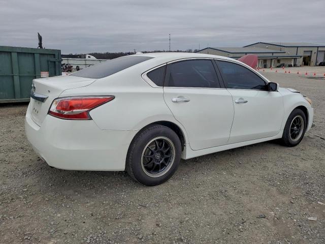 Nissan Altima 2.5 Image 3