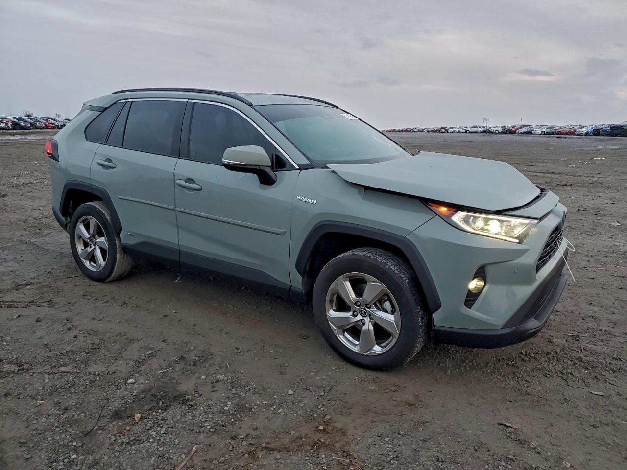 Toyota RAV4 Xle Premium Image 3