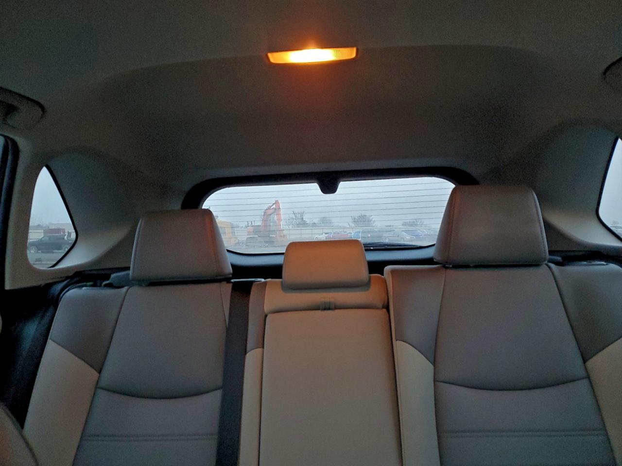 Toyota RAV4 Xle Premium Image 9