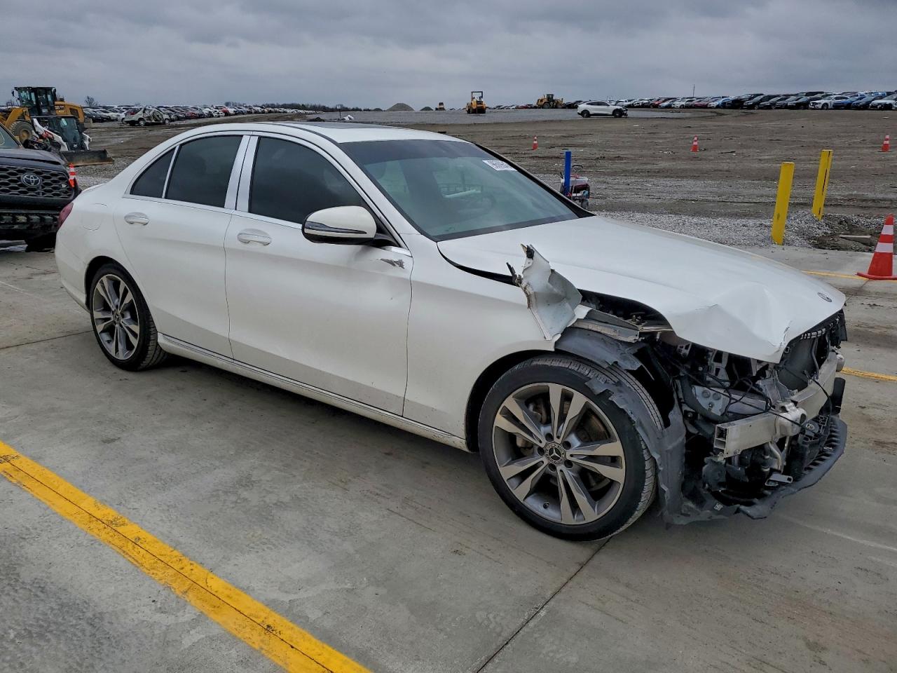 Mercedes-Benz C-Class 300 Image 2